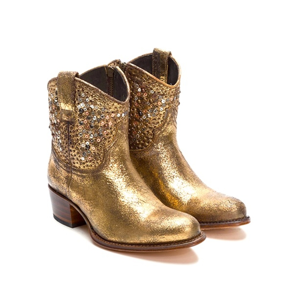 Amazing Studded Distressed Gold Deborah Ankle Western Boots in Women’s Size 6M